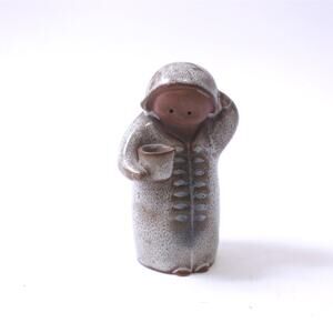 Thrown Pottery, Woman, With Jar, Figurine, Unmarked Vintage, Figurine, Decor, De